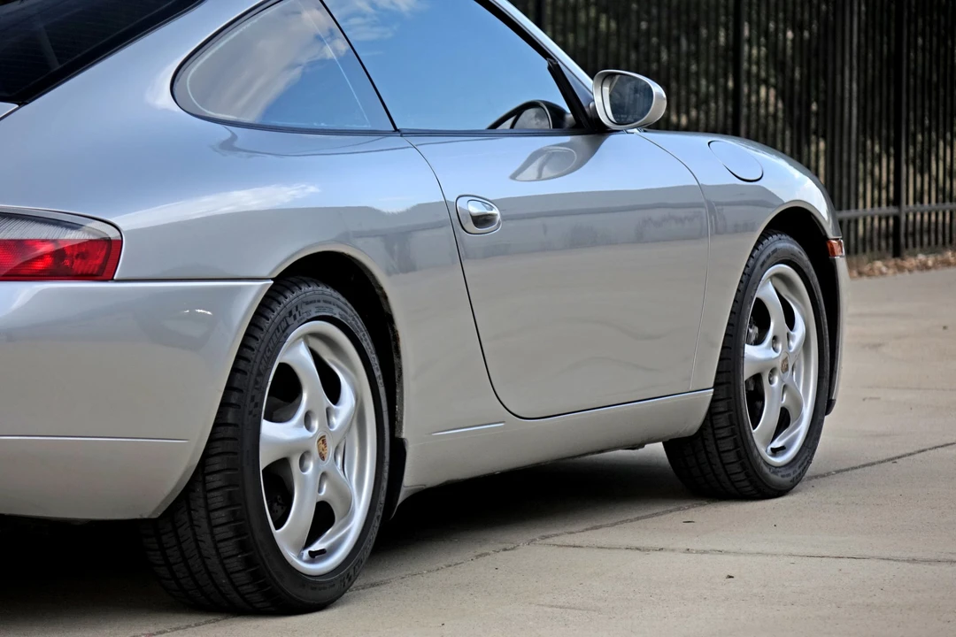 2001 Porsche 996 Carrera - Image 30 of 31