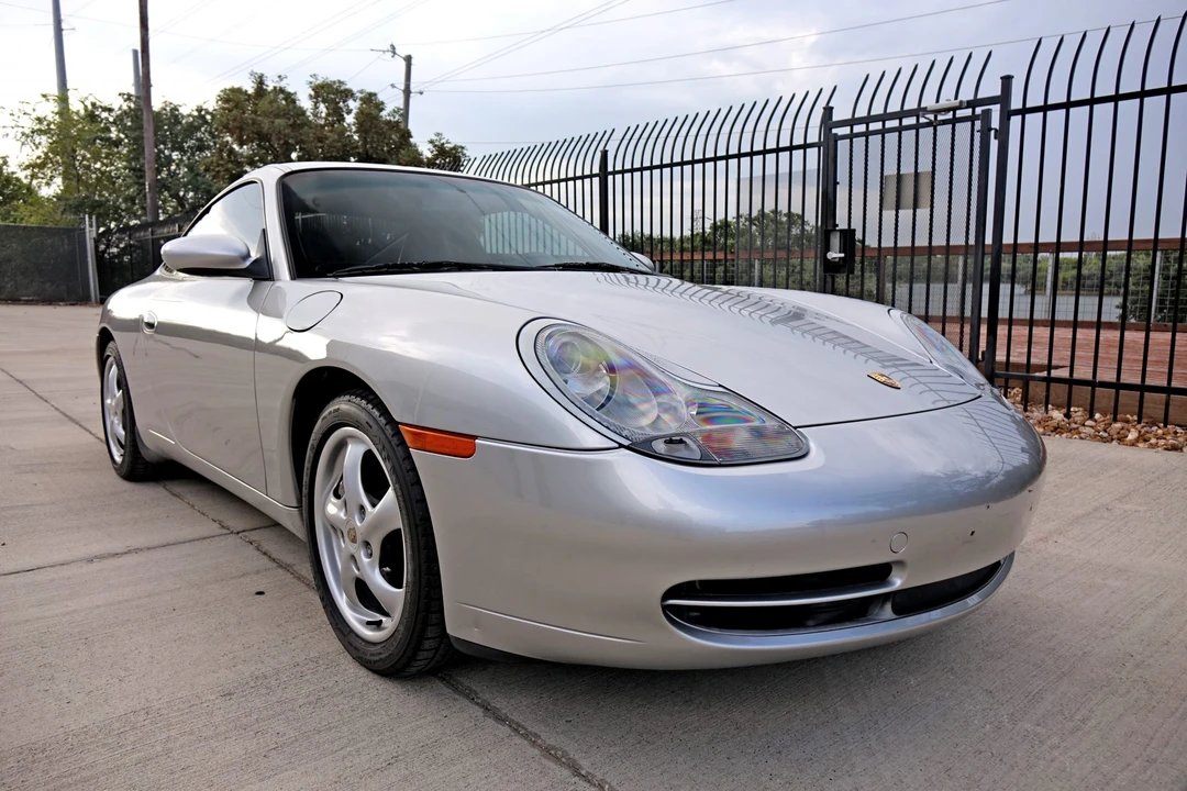 2001 Porsche 996 Carrera - Image 12 of 31