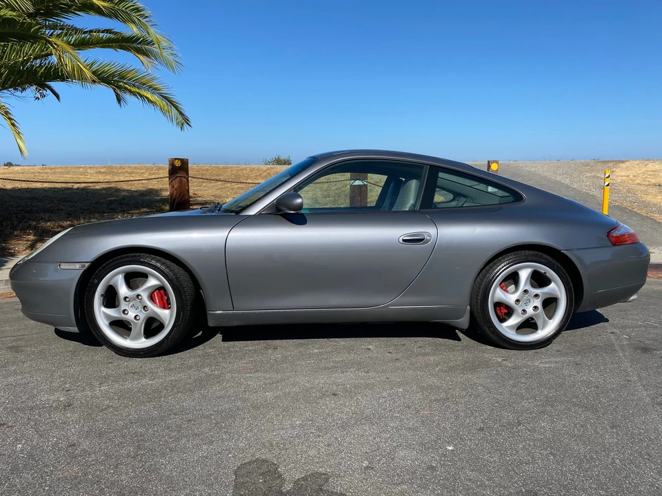 2001 Porsche 996 Carrera - Image 23 of 31