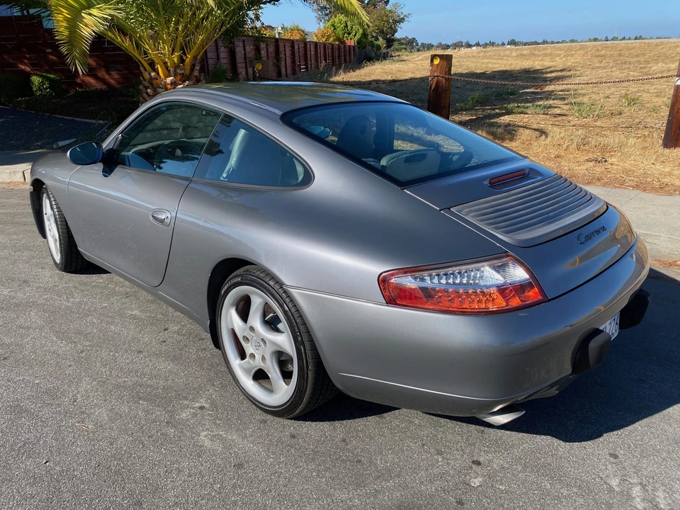 2001 Porsche 996 Carrera - Image 26 of 31