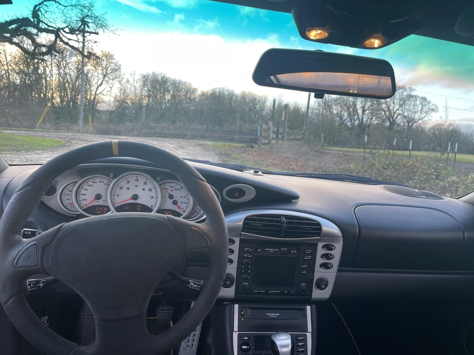 2001 Porsche 996 Carrera - Image 20 of 31