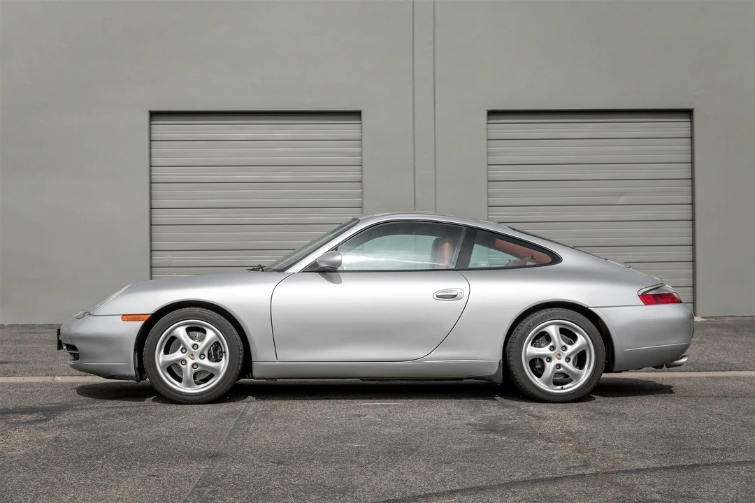 2001 Porsche 996 Carrera - Image 2 of 31