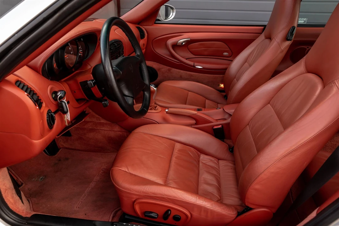 2001 Porsche 996 Carrera - Image 25 of 31