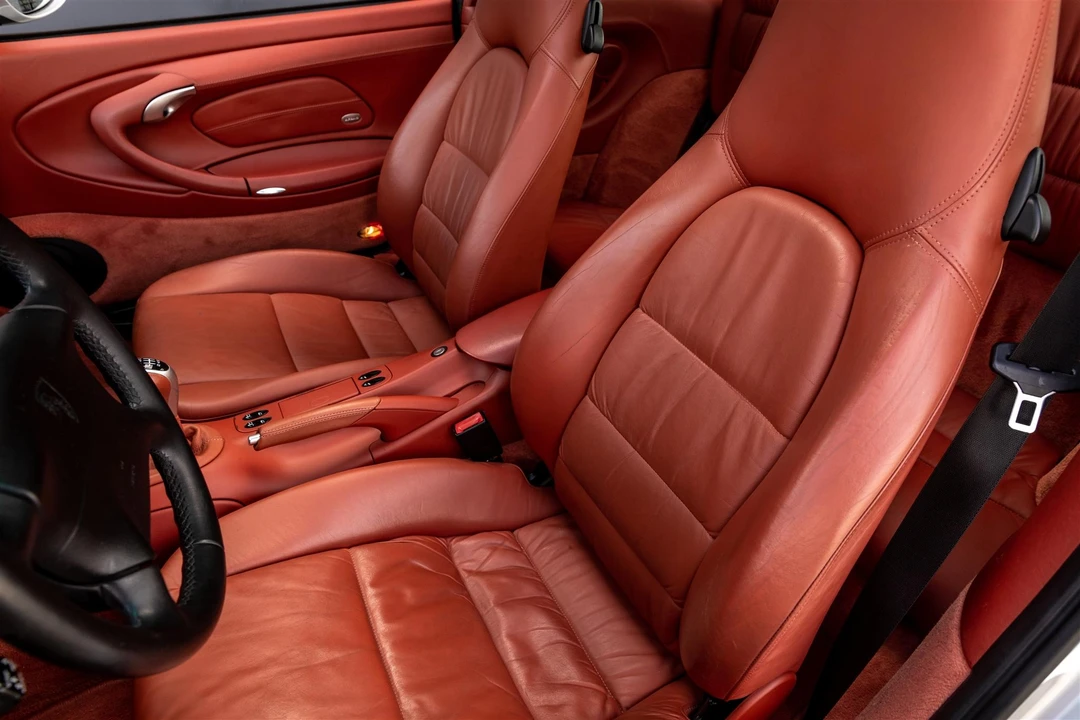 2001 Porsche 996 Carrera - Image 26 of 31
