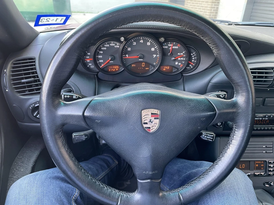 2001 Porsche 996 Carrera - Image 28 of 31