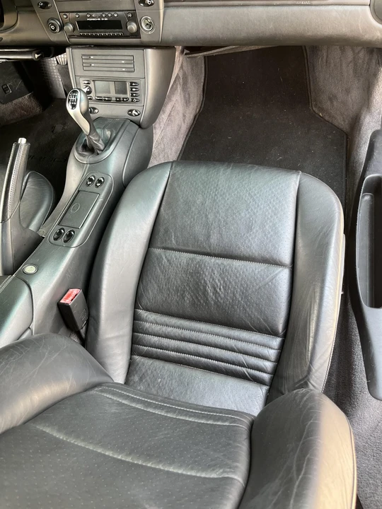2001 Porsche 996 Carrera - Image 25 of 31