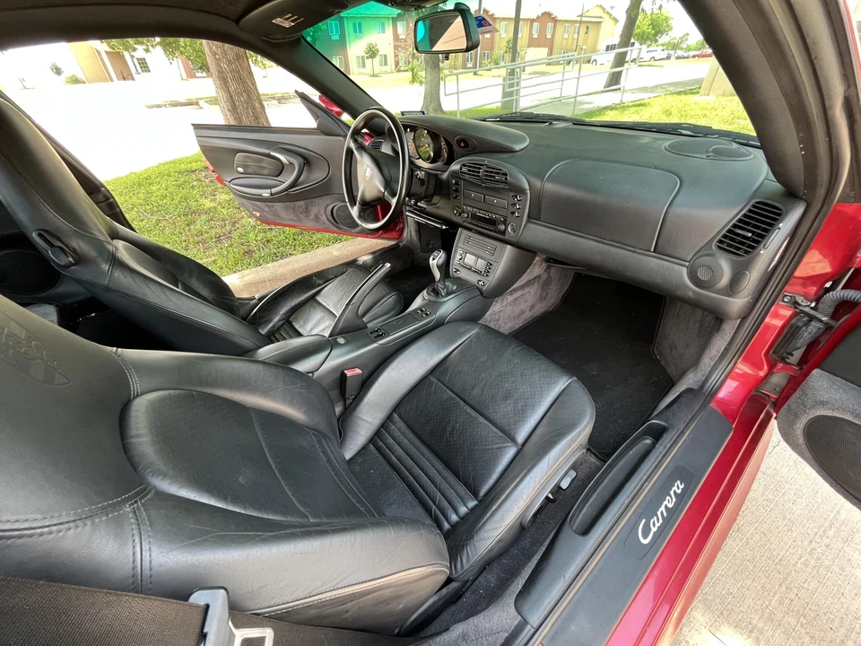 2001 Porsche 996 Carrera - Image 22 of 31