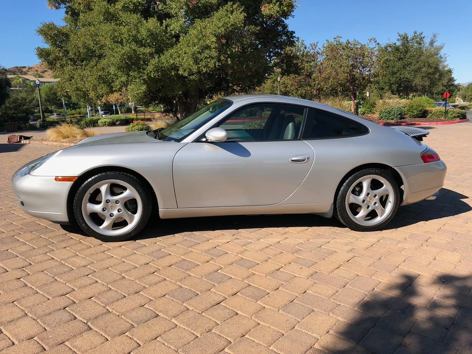 2001 Porsche 996 Carrera - Image 13 of 31