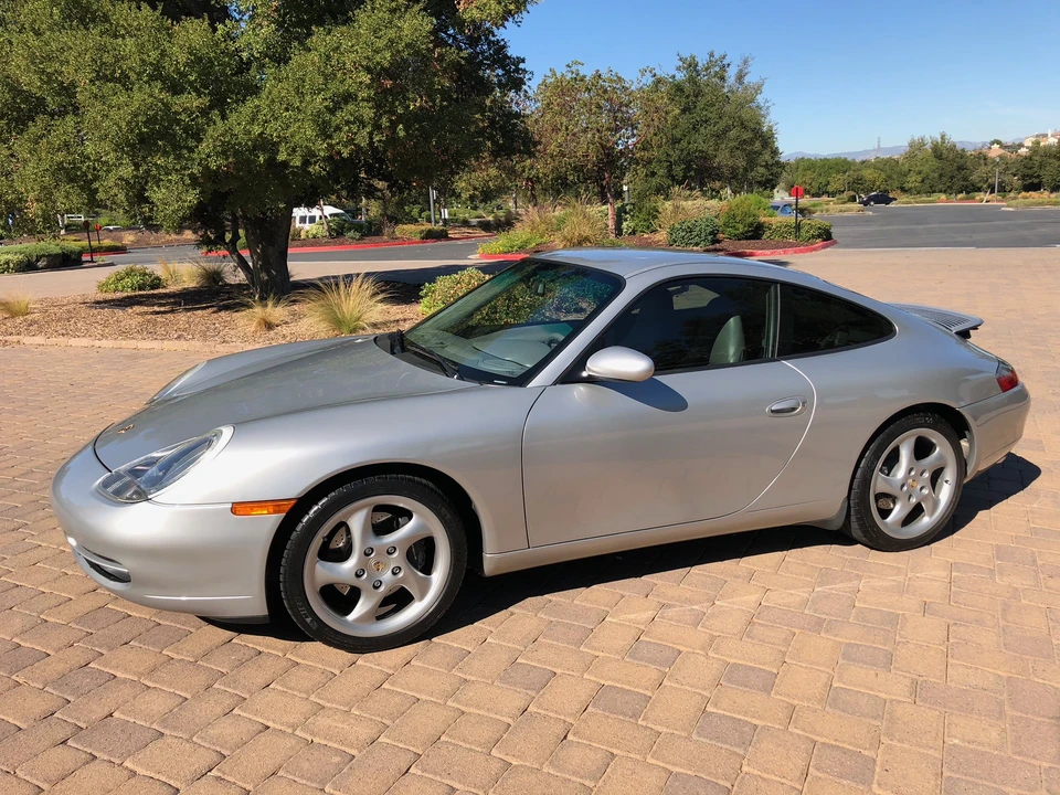 2001 Porsche 996 Carrera - Image 9 of 31
