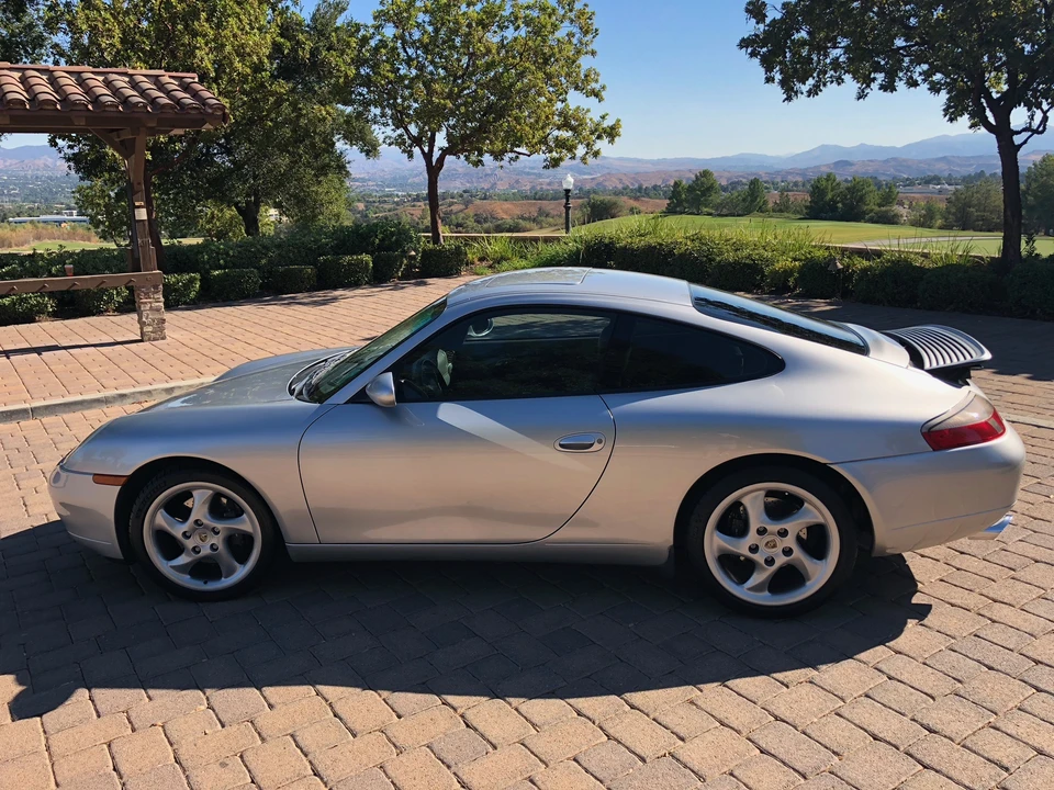 2001 Porsche 996 Carrera - Image 12 of 31