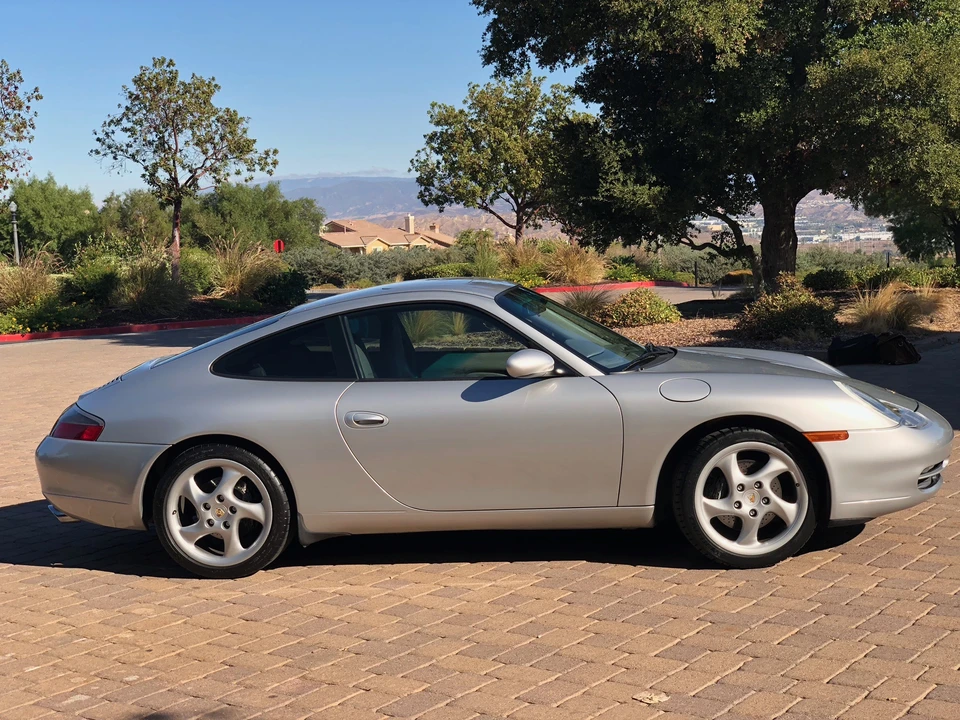 2001 Porsche 996 Carrera - Image 26 of 31