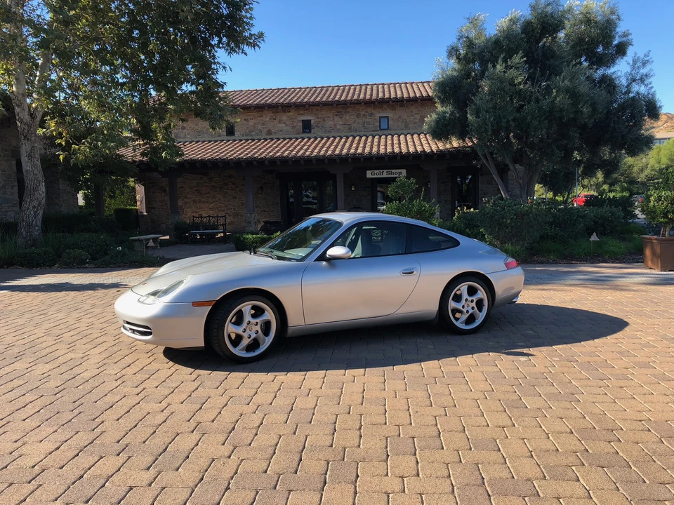 2001 Porsche 996 Carrera - Image 10 of 31