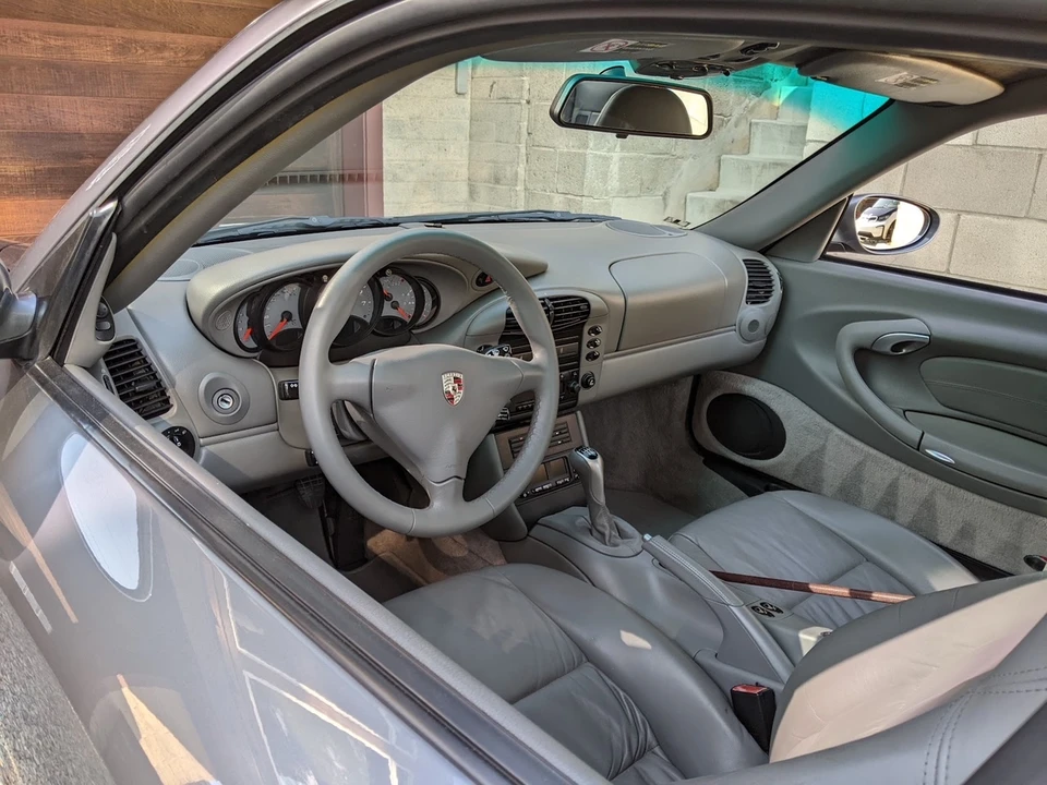 2001 Porsche 996 Carrera - Image 30 of 31