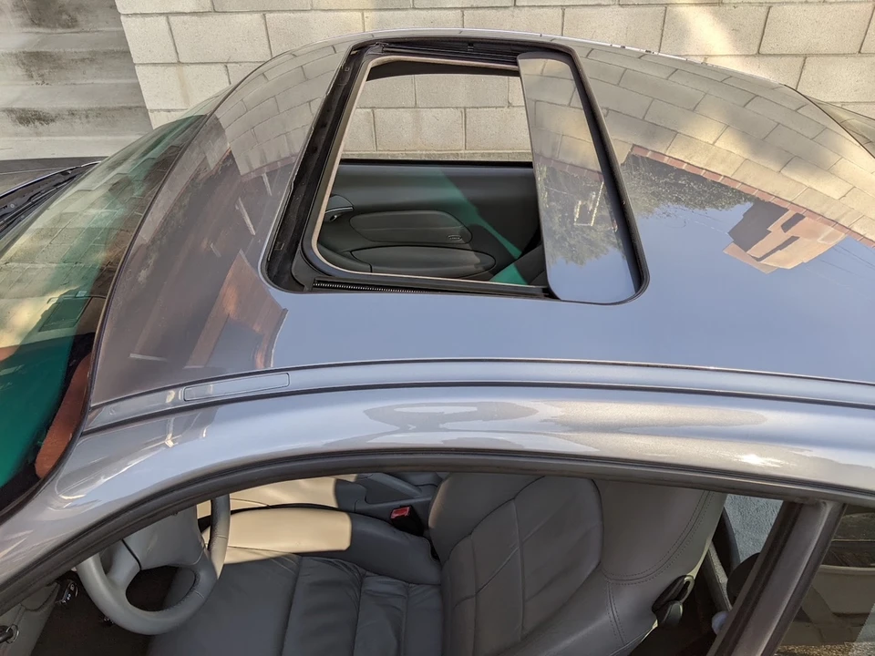 2001 Porsche 996 Carrera - Image 25 of 31