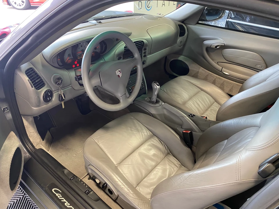 2001 Porsche 996 Carrera - Image 28 of 31