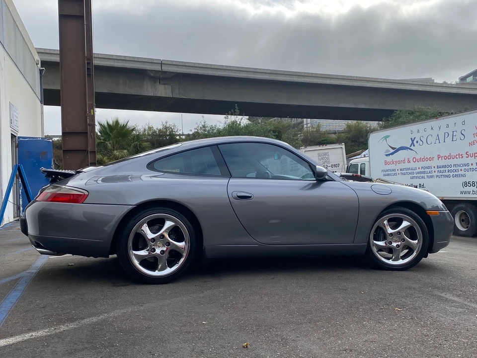 2001 Porsche 996 Carrera - Image 9 of 31