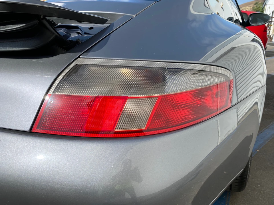 2001 Porsche 996 Carrera - Image 17 of 31