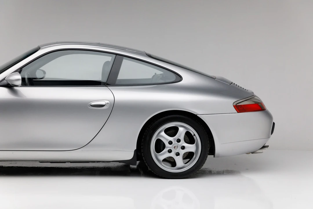 2001 Porsche 996 Carrera - Image 12 of 31