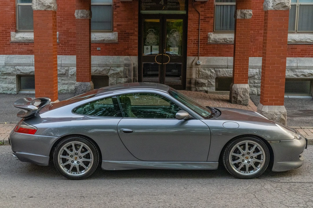 2001 Porsche 996 Carrera - Image 12 of 31