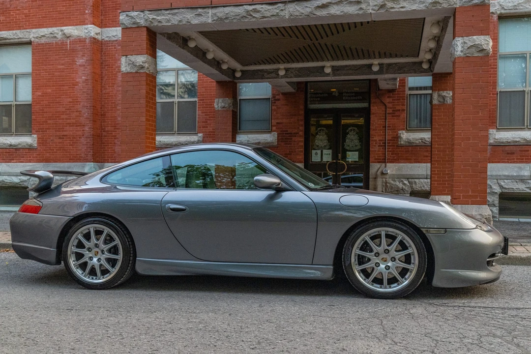 2001 Porsche 996 Carrera - Image 13 of 31