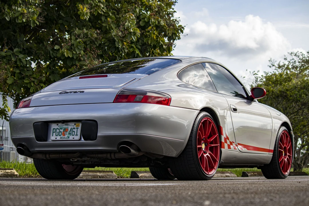 2001 Porsche 996 Carrera - Image 12 of 31