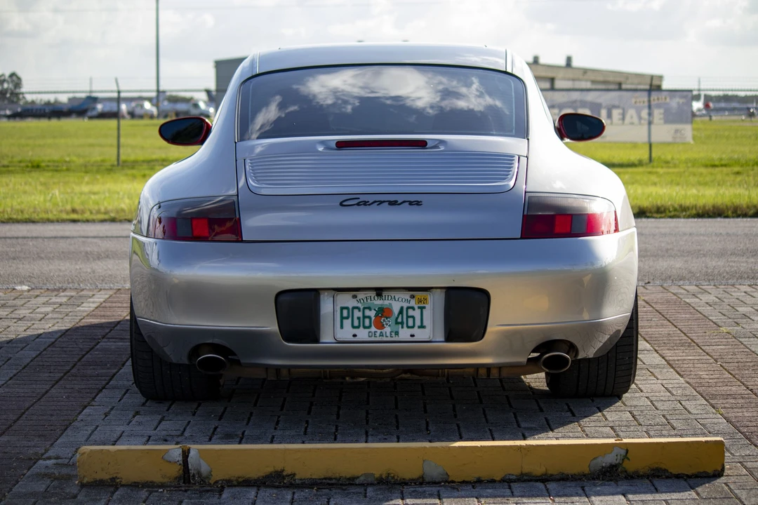 2001 Porsche 996 Carrera - Image 16 of 31