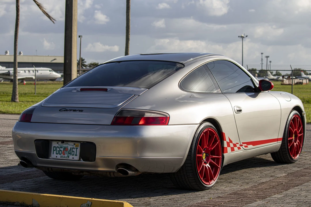 2001 Porsche 996 Carrera - Image 9 of 31