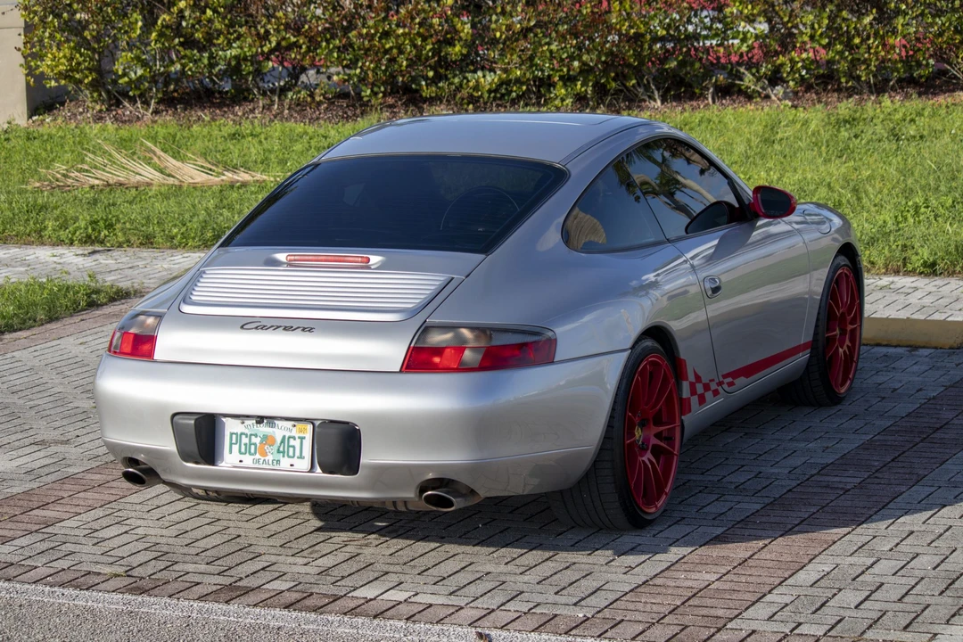 2001 Porsche 996 Carrera - Image 13 of 31