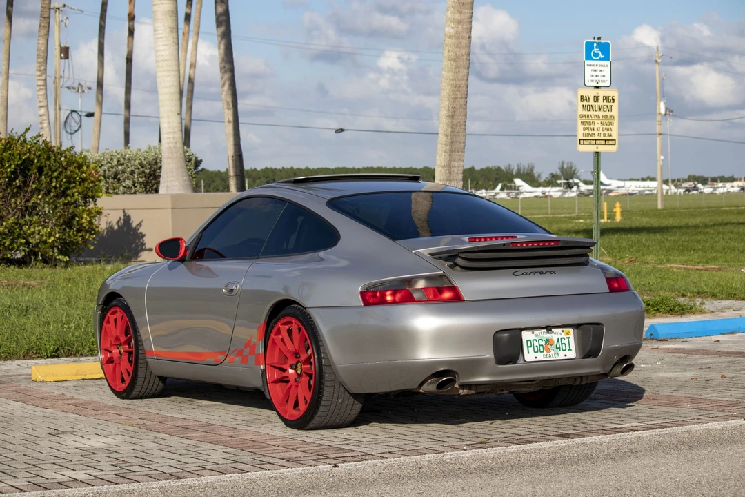 2001 Porsche 996 Carrera - Image 24 of 31