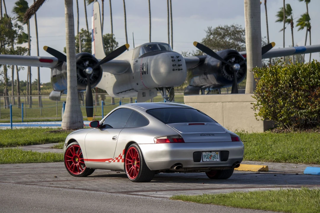 2001 Porsche 996 Carrera - Image 2 of 31