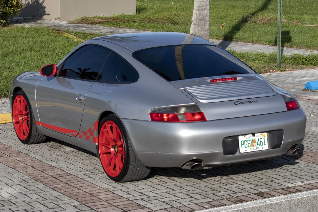 2001 Porsche 996 Carrera - Image 25 of 31