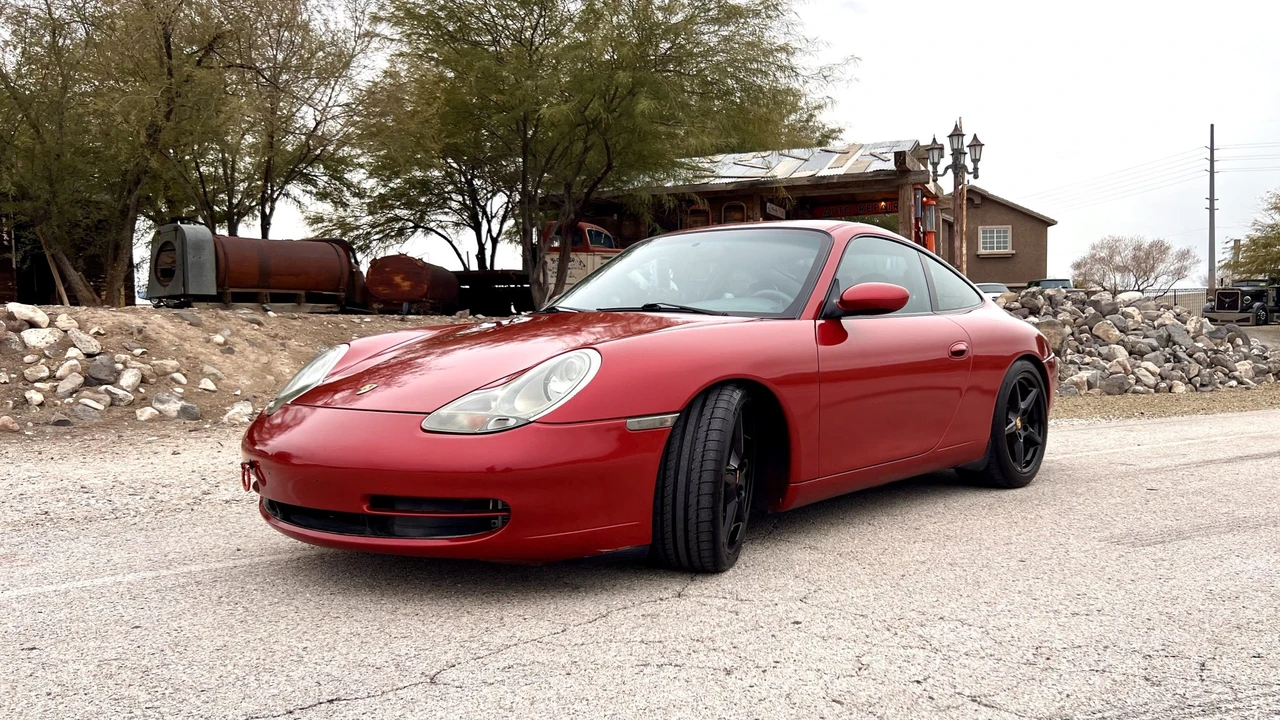 2001 Porsche 996 Carrera - Image 8 of 31