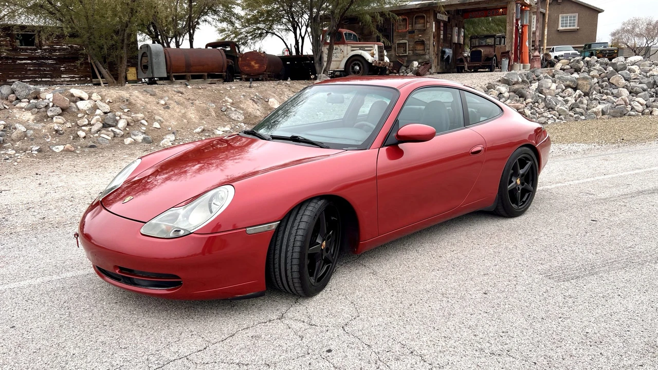 2001 Porsche 996 Carrera - Image 10 of 31