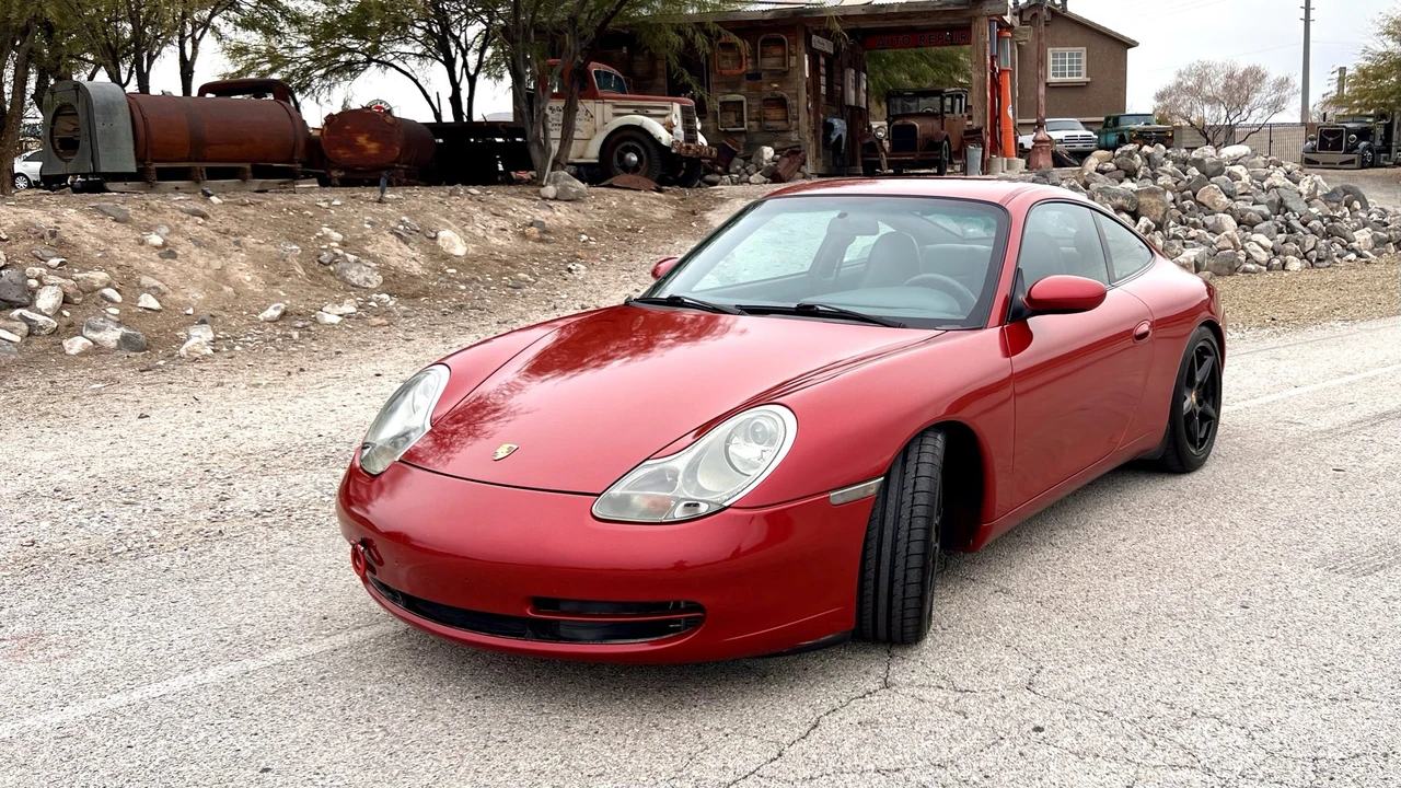 2001 Porsche 996 Carrera - Image 12 of 31