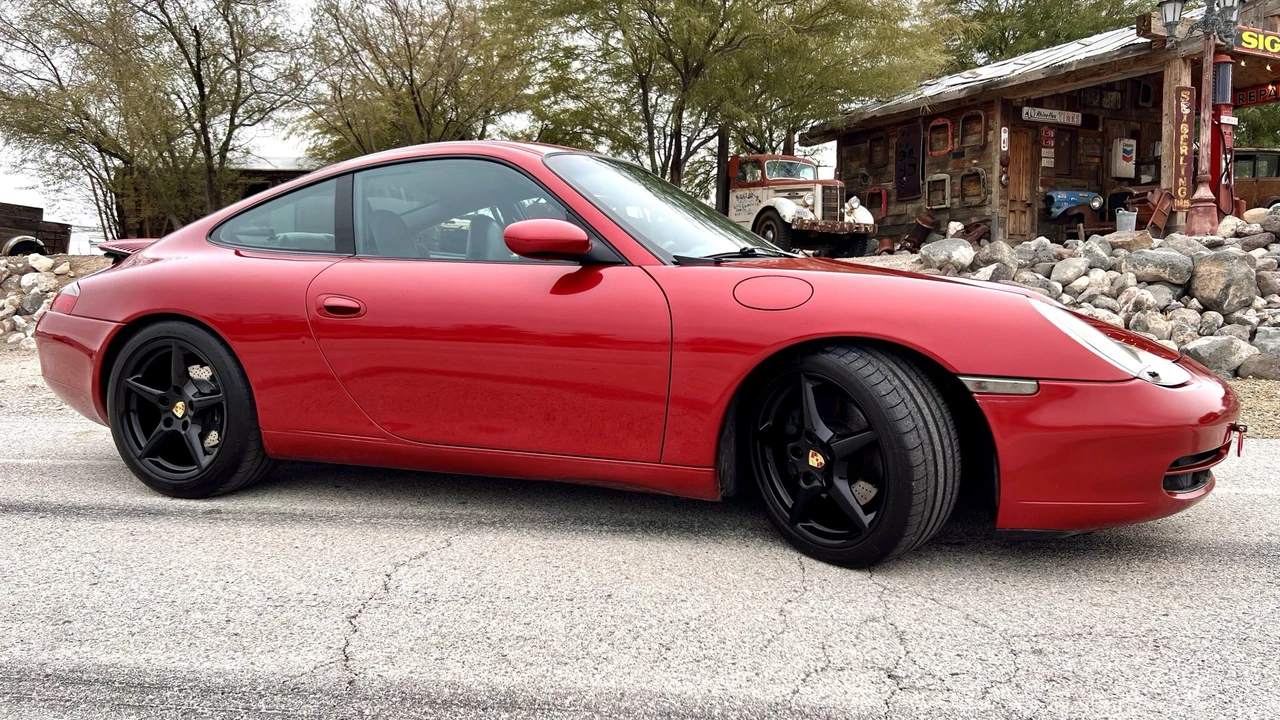 2001 Porsche 996 Carrera - Image 30 of 31