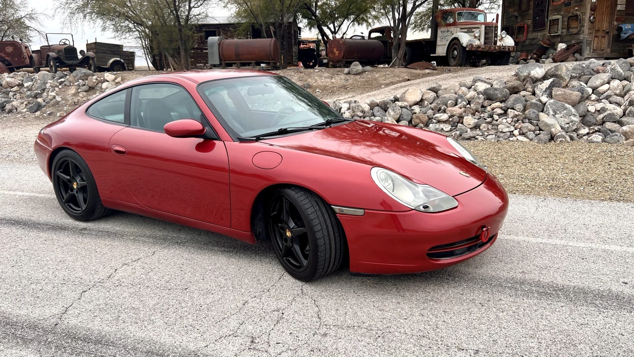 2001 Porsche 996 Carrera - Image 27 of 31