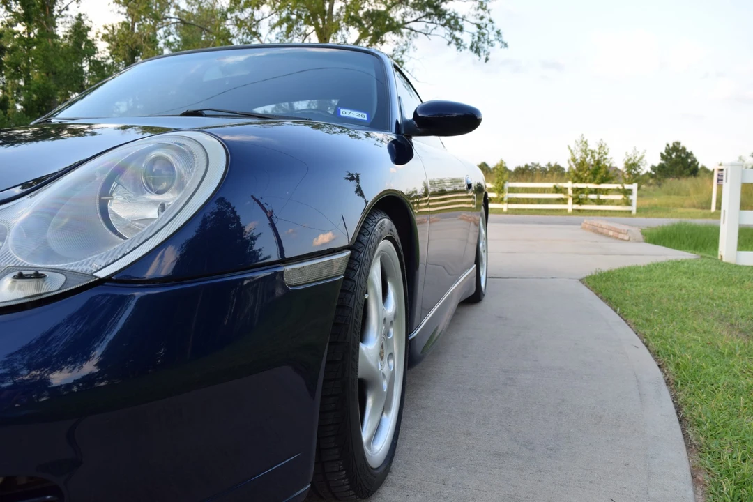 2001 Porsche 996 Carrera - Image 28 of 31