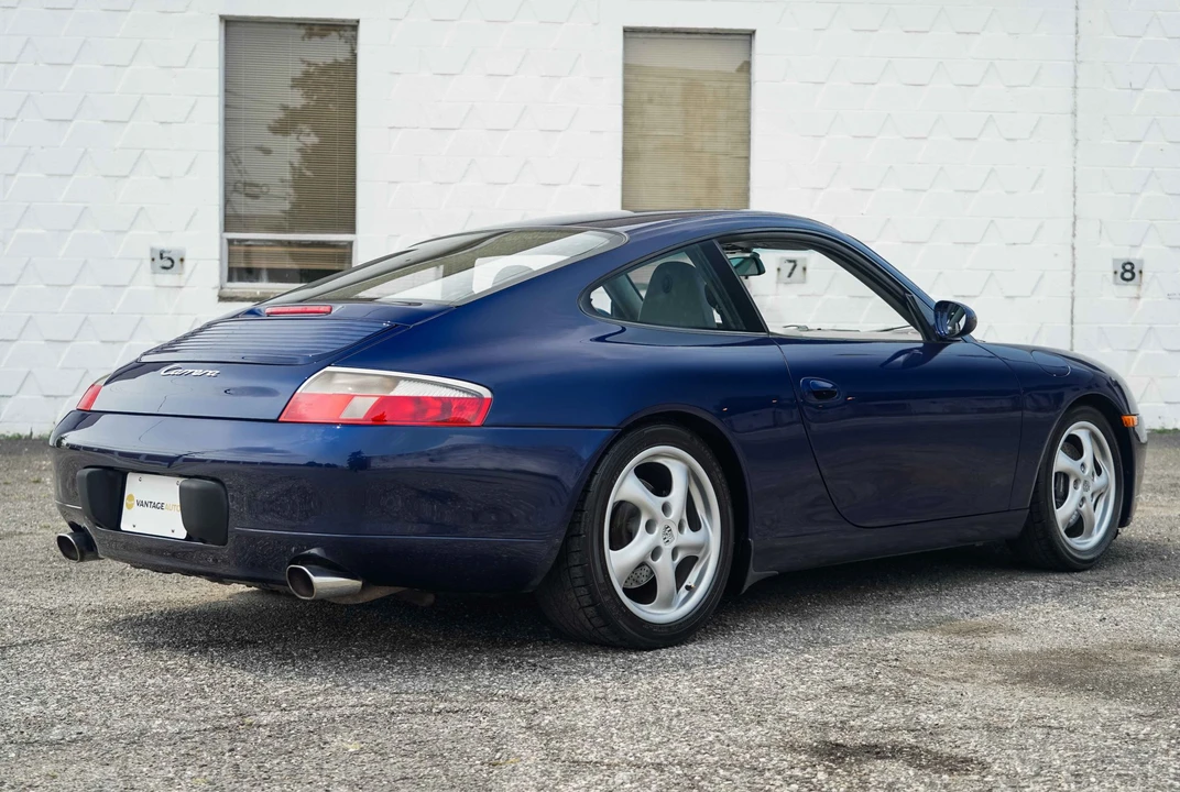 2001 Porsche 996 Carrera - Image 10 of 31