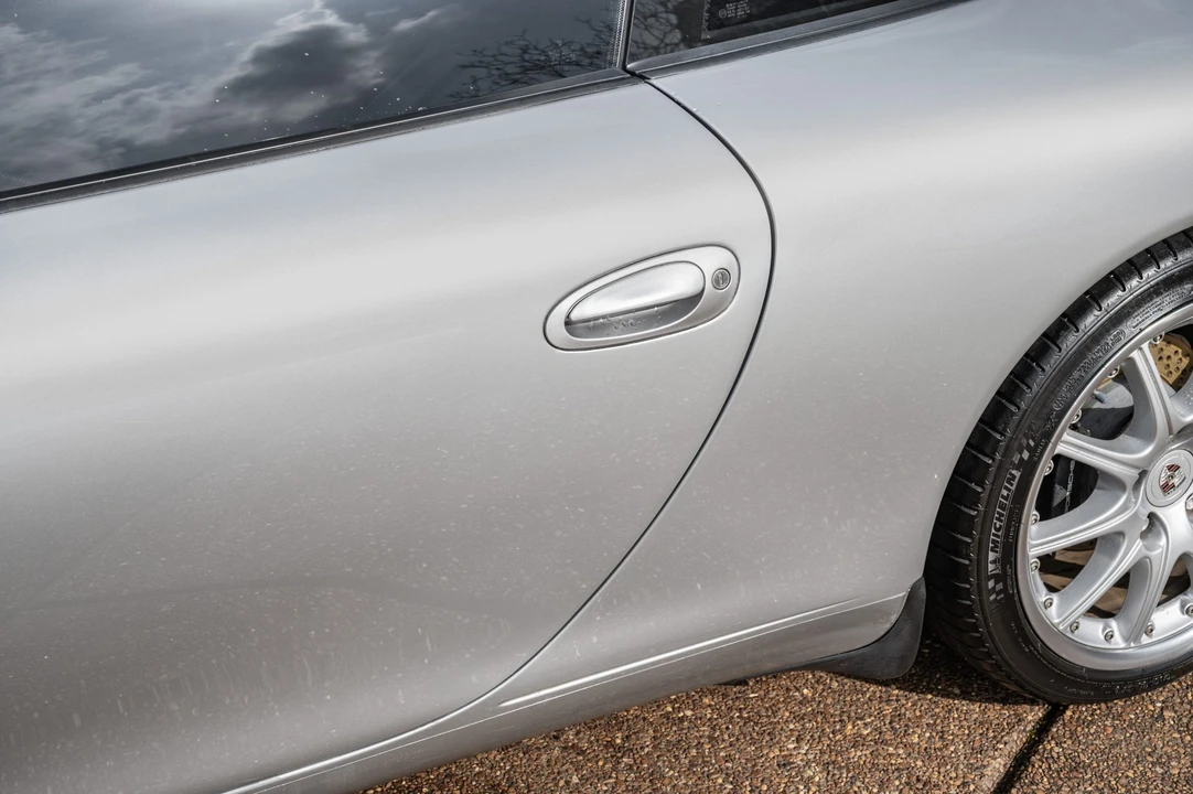 2001 Porsche 996 Carrera - Image 25 of 31