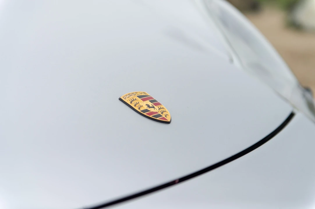 2001 Porsche 996 Carrera - Image 25 of 31