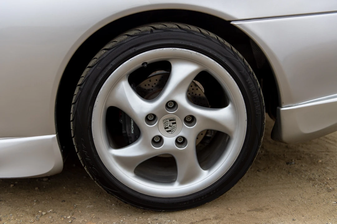 2001 Porsche 996 Carrera - Image 29 of 31