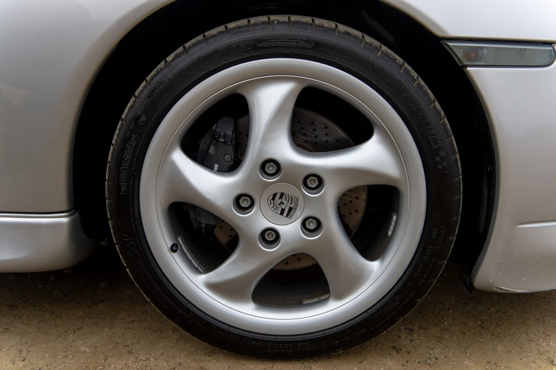 2001 Porsche 996 Carrera - Image 31 of 31
