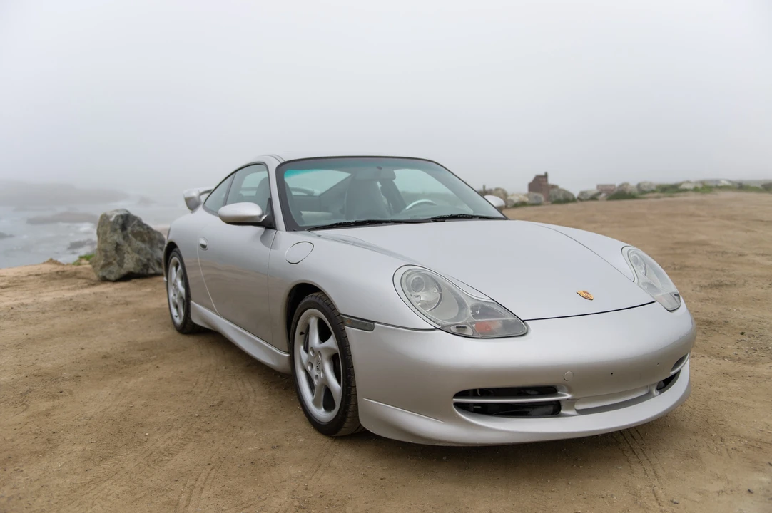 2001 Porsche 996 Carrera - Image 8 of 31