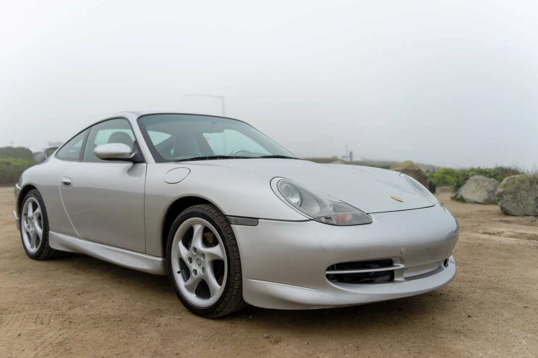 2001 Porsche 996 Carrera - Image 10 of 31