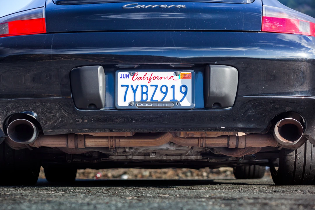 2001 Porsche 996 Carrera - Image 23 of 31