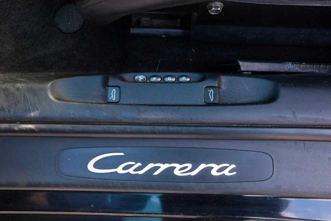 2001 Porsche 996 Carrera - Image 30 of 31