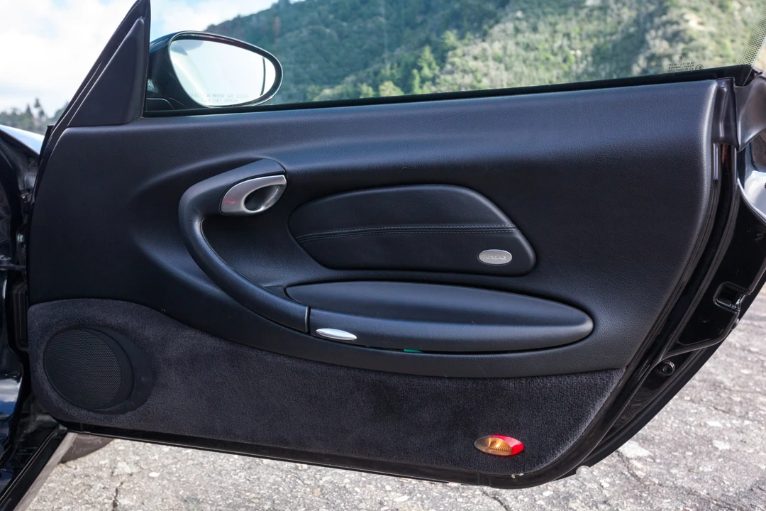 2001 Porsche 996 Carrera - Image 29 of 31
