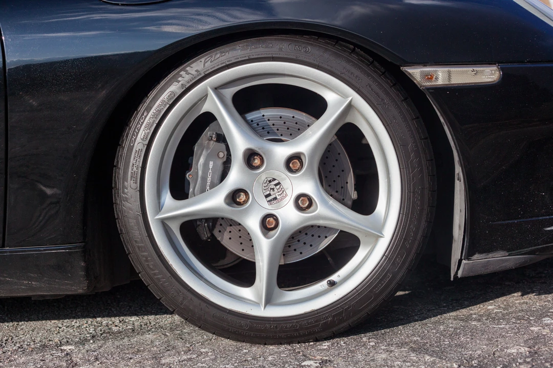 2001 Porsche 996 Carrera - Image 16 of 31