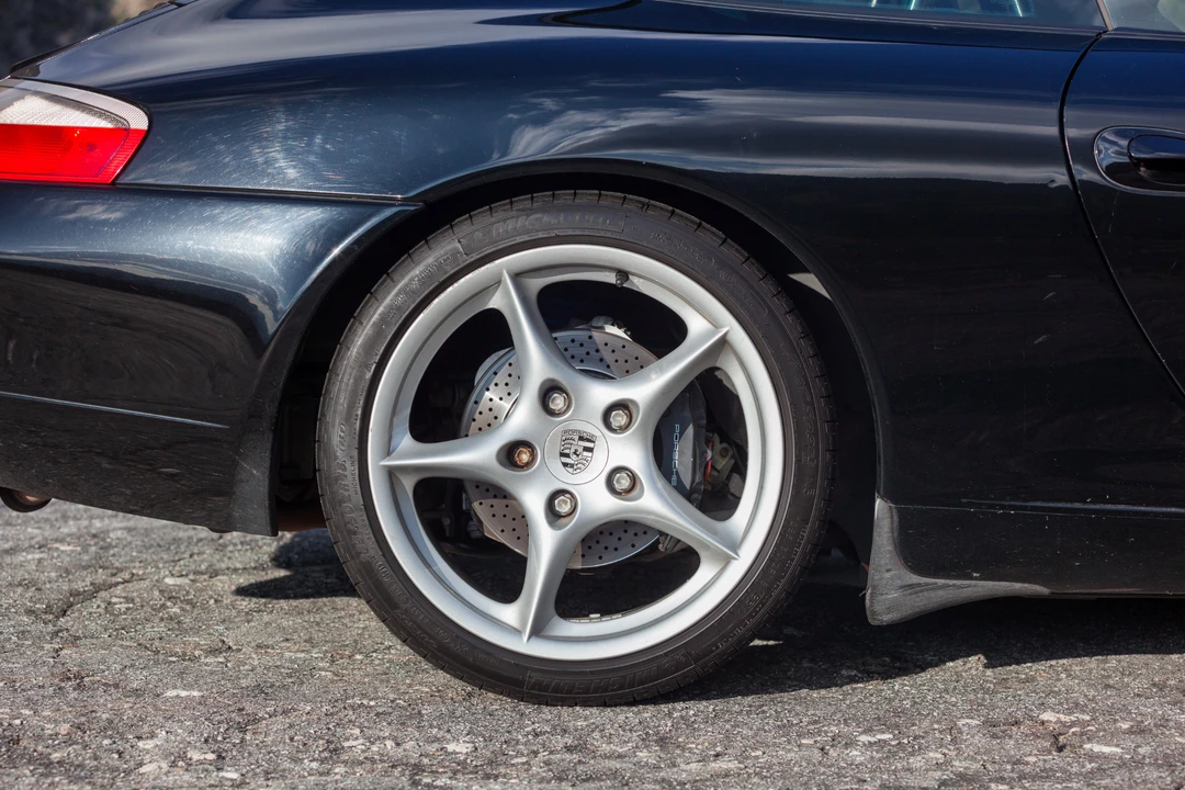 2001 Porsche 996 Carrera - Image 15 of 31
