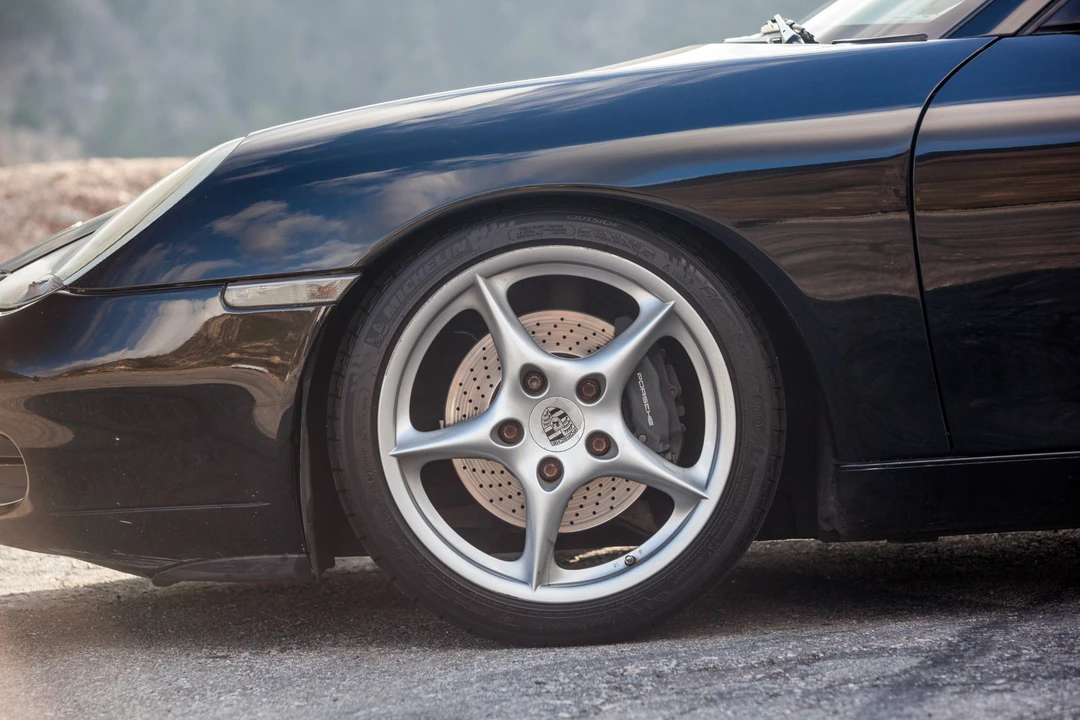 2001 Porsche 996 Carrera - Image 13 of 31